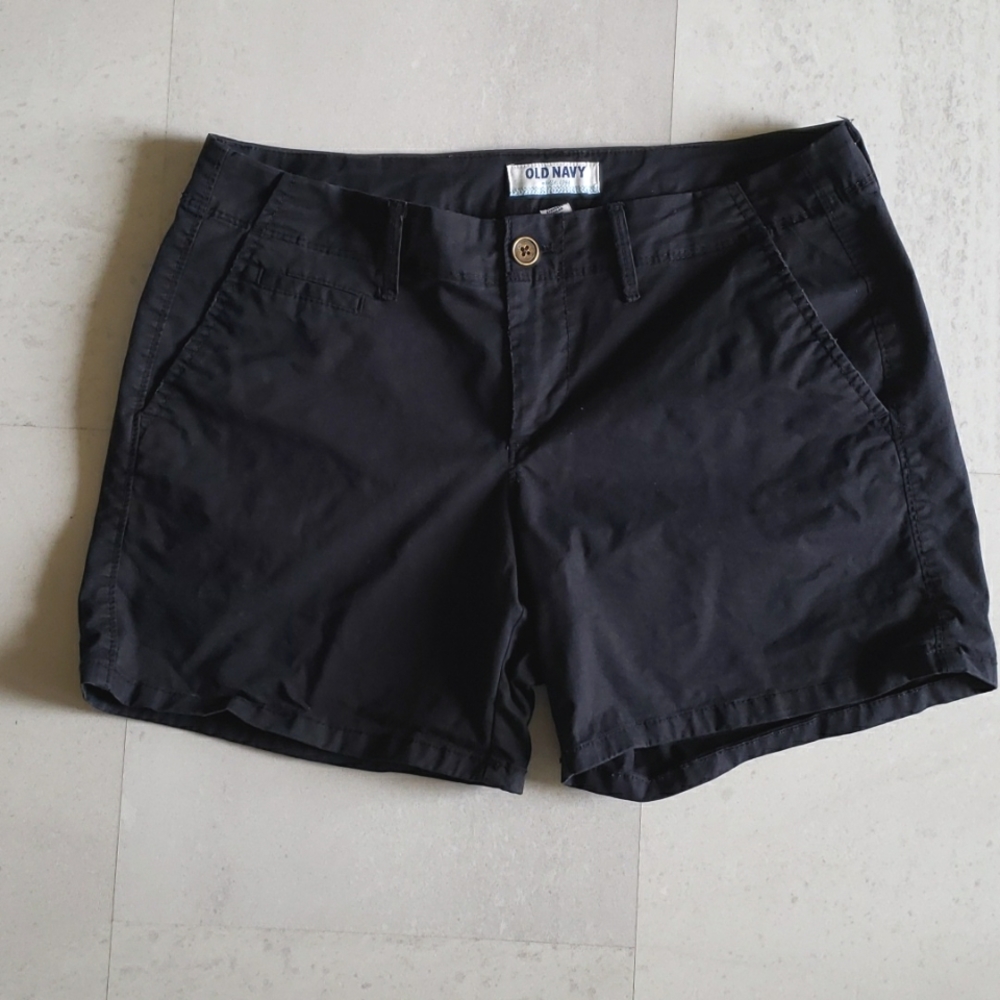 Old Navy Chino style womens shorts